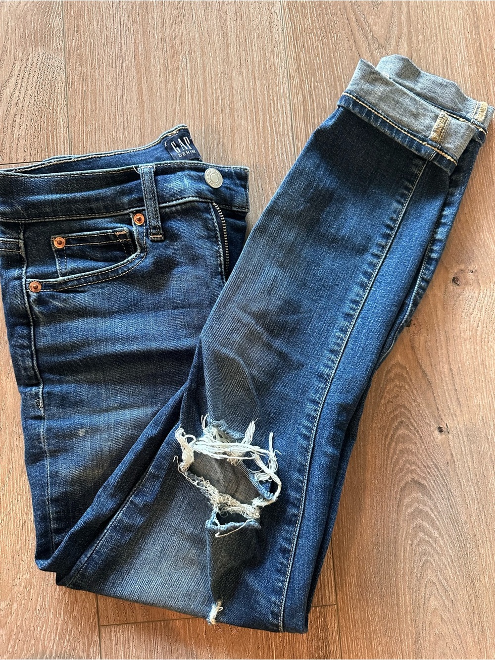 GAP Mid-Rise True Skinny Distressed Women’s Jeans in Dark Blue